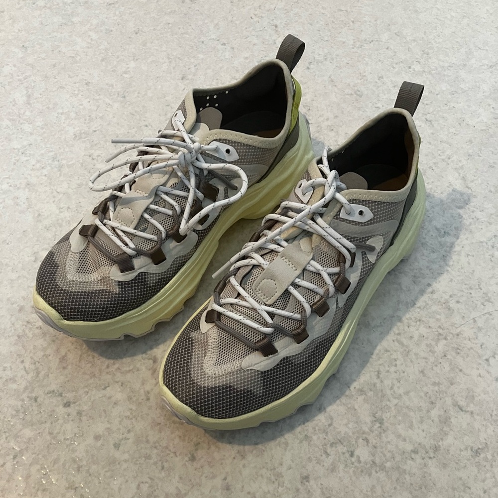 Sorel Kinetic Breakthru Tech Lace
Chalk, Chrome / Grey